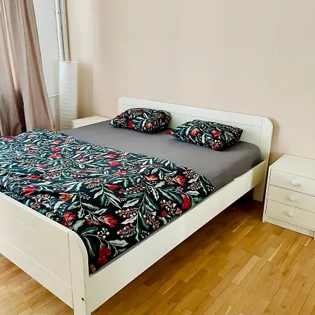 2-bdr Flat Near The Mall, Spacious & Cozy By Flat Mаnager Lejlighed *