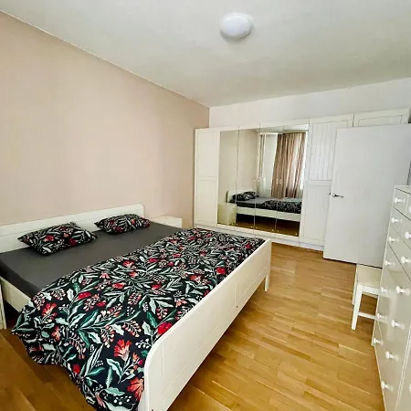 2-bdr Flat Near The Mall, Spacious & Cozy By Flat Mаnager Apartament