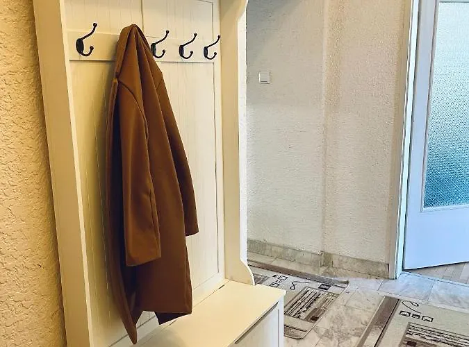 2-bdr Flat Near The Mall, Spacious & Cozy By Flat Mаnager Sofia